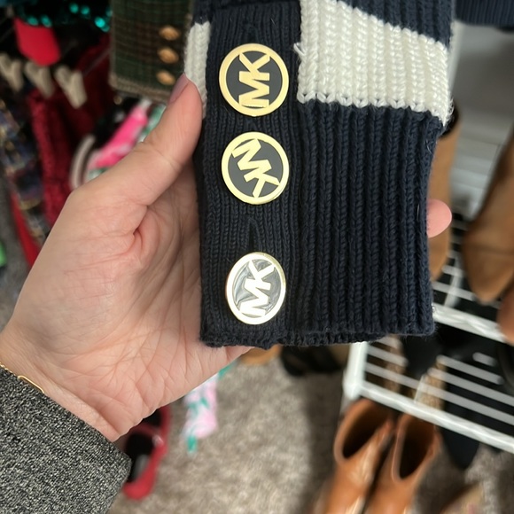 Michael kors navy blue and white - Picture 2 of 4